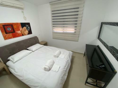 Duplex Abraham Avinu