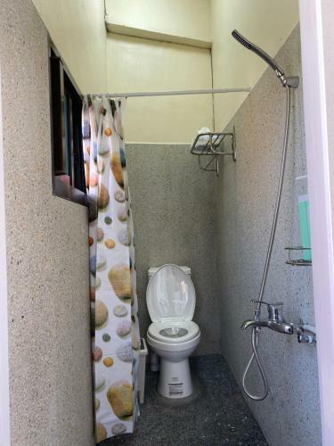???stop Hostel