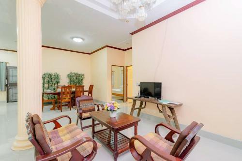 Bangsaphan Paradise Blue House 230 M. To The Beach