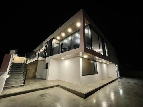 Tony�s Luxury Villa