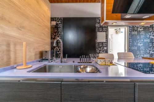 Sunny Luxury Apartment
