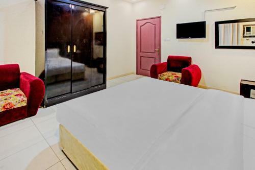 Hotel Oyo 537 Dahtham Furnished Units