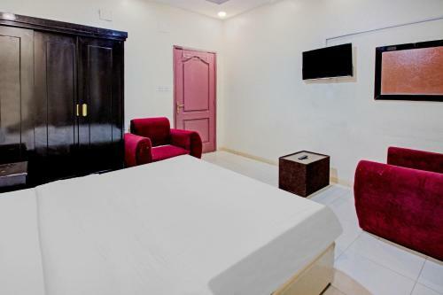Hotel Oyo 537 Dahtham Furnished Units
