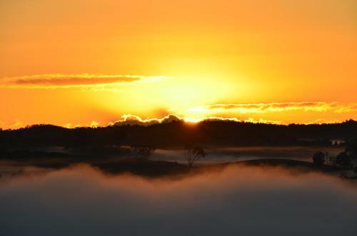 Bed & Breakfast Tinaroo Sunset Retreat