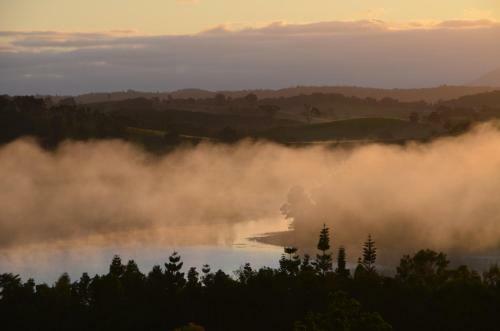Bed & Breakfast Tinaroo Sunset Retreat
