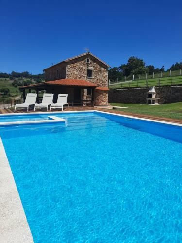 Mi�a Nai, Casa Rural