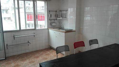 Hostal Albergue Lalin Centro