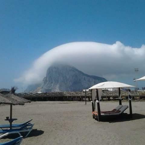Apartamento Cosy Flat For Comfy Stay - Gib Rock View 3