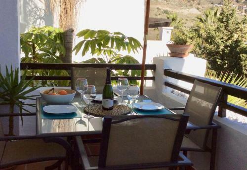 Vista Marina - 2 Bedrooms Sleeps 4