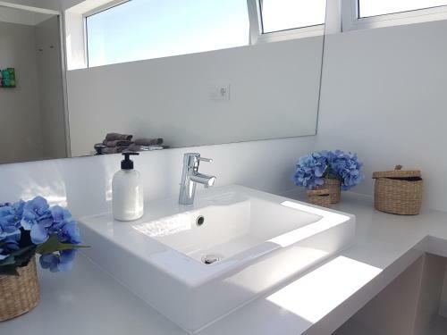 Majanicho Rock - Villa With Heated Pool