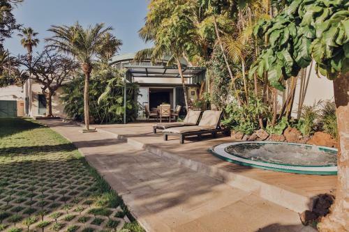 The Circular Villa - Jacuzzi, Hiking & Vineyards