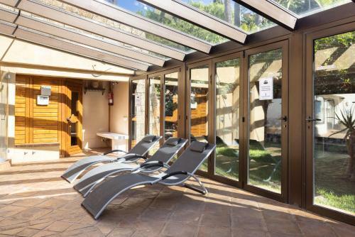 El Refugio Apartments & Villa