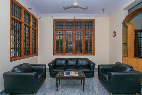 Apartamentos Oyo 24118 Slv Enterprises