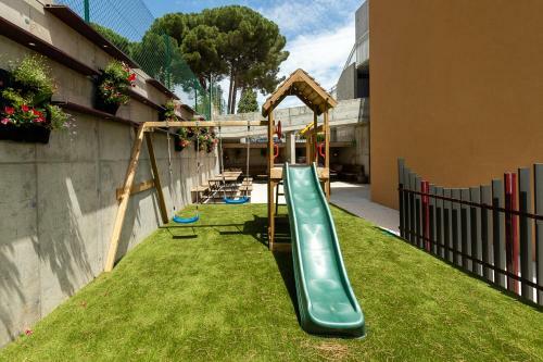 Albana Apartaments Tur�stics