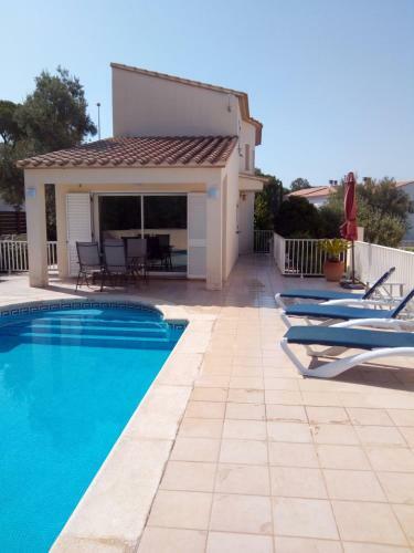 Beautiful Hillside Property - Villa Muntanya