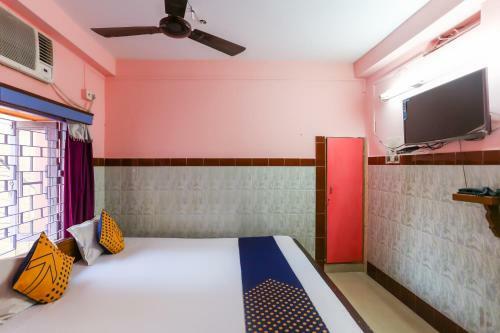 Vaccinated Staff - Oyo 1161 Hotel Golden Residency