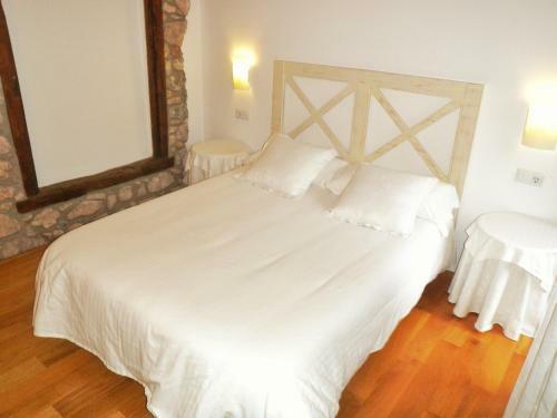 Bed & Breakfast El Castell de La Pobla de Lillet (Adults Only)