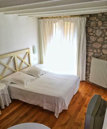 Bed & Breakfast El Castell de La Pobla de Lillet (Adults Only)
