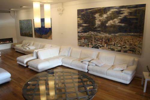 Bed & Breakfast El Castell de La Pobla de Lillet (Adults Only)