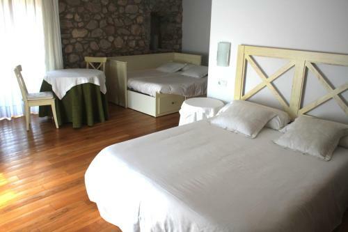 Bed & Breakfast El Castell de La Pobla de Lillet (Adults Only)