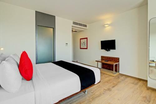 Capital O 78988 Smile Hotel