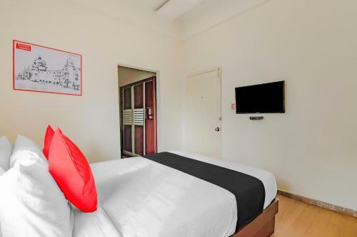 Capital O 77528 Smile Hotels