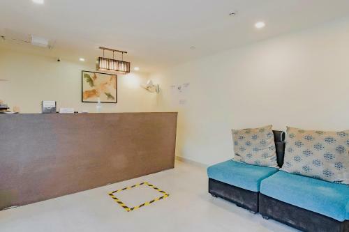 Capital O 77528 Smile Hotels