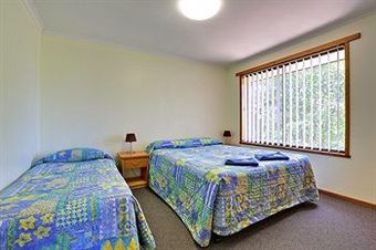 Aparthotel Riverfront Motel & Villas