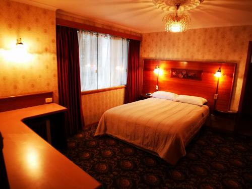 Motel Mayfair On Cavell