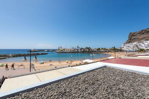 Apartamento Beachfront In Puerto Mog�n