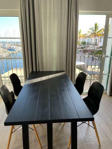 Front Line Marina Apartment With Roofterrace