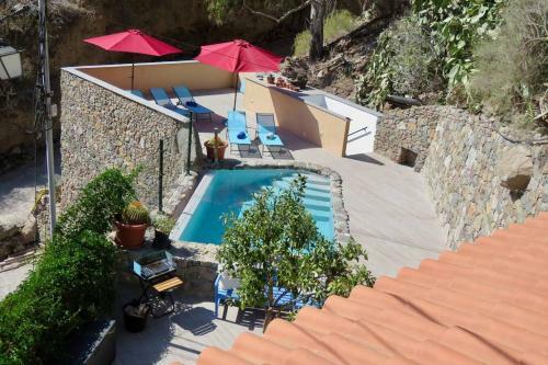 Casa Con Piscina Privada En Cercados De Espino