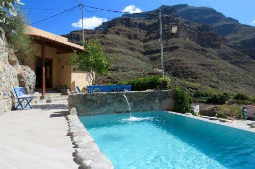Casa Con Piscina Privada En Cercados De Espino