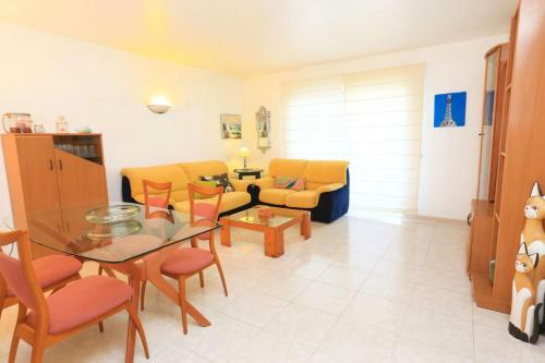 Apartamento Marinternum La Pineda 28028 Family Complex