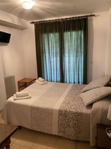Hostal Hostatgeria I Restaurant Coll De Condreu