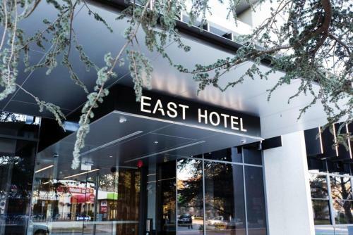 East Hotel And Apartments