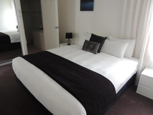 Premier Motor Inn