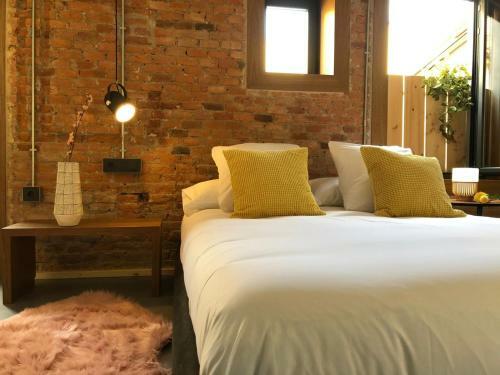 Hostal 13 Suites