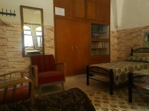 Hostal Soufan Guest House