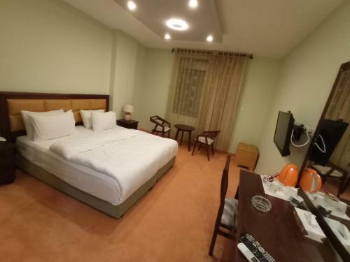 Golden Rose Hotel