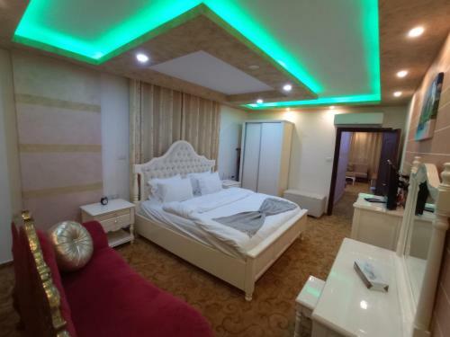 Golden Rose Hotel