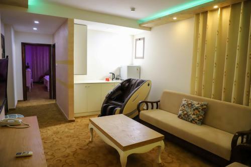 Golden Rose Hotel