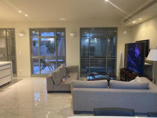 Prestige 5br Huge Villa + Amazing Pool