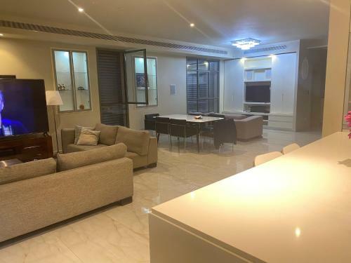 Prestige 5br Huge Villa + Amazing Pool