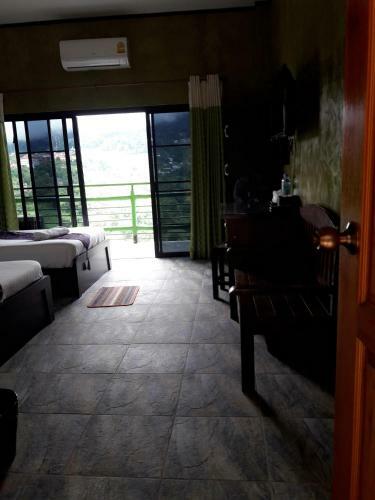 Hostal Baan Ruam Cha