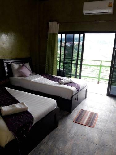 Hostal Baan Ruam Cha