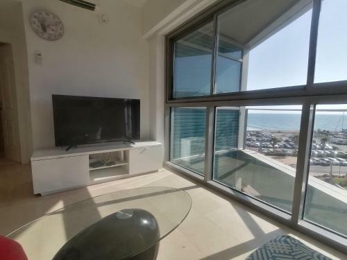 Apartamento Okeanos Bamarina Private