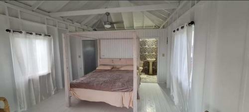 Charming 1-bed Cottage In Codrington