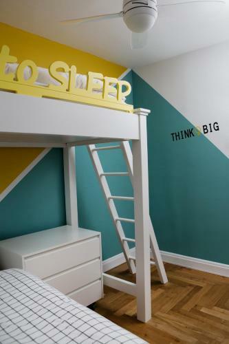 Colorful Bnb Apartment