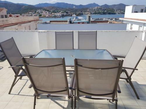 Apartament Port De Llan��